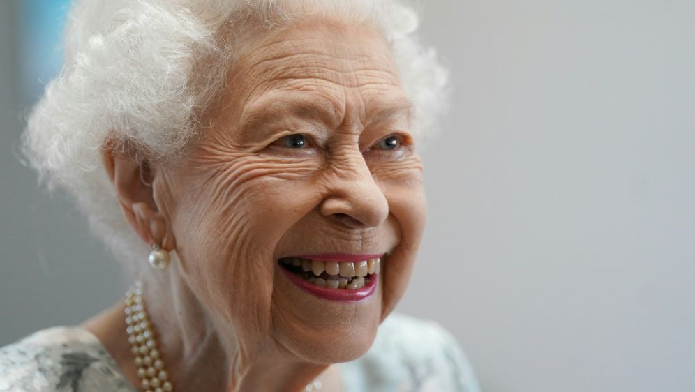 Queen Elizabeth gratuliert England-Ladies zum EM-Titel - Bildquelle: AFP/SID/.