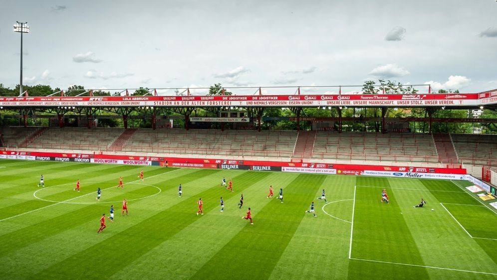 Bundesliga Plane Von Union Berlin Volles Stadion Kein Abstand Und Schnelltests Ran