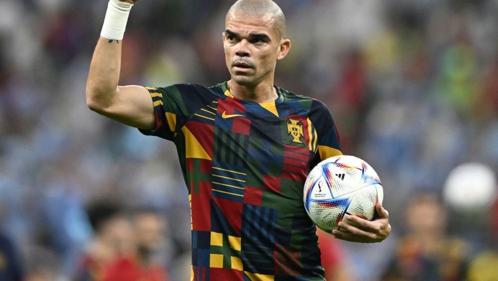 Pepe ist nun der drittälteste Feldspieler bei einer WM - Bildquelle: AFP/SID/PATRICIA DE MELO MOREIRA