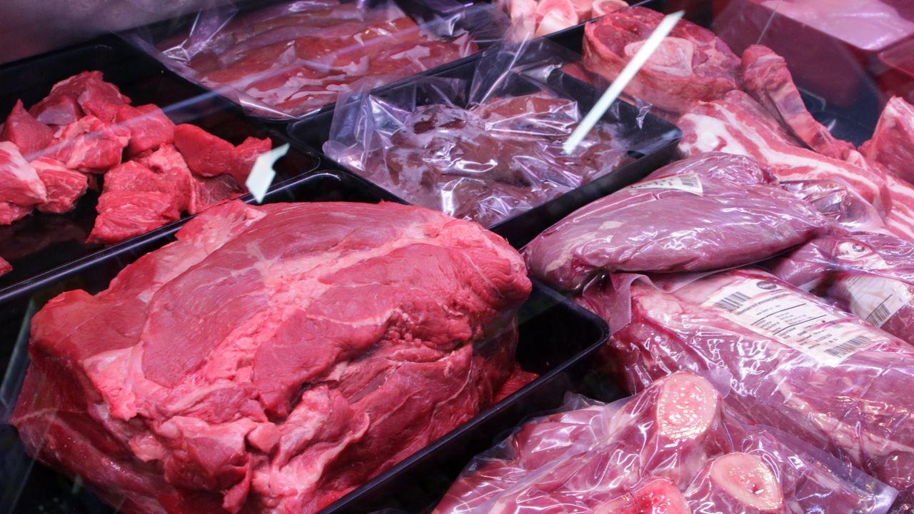 Schweinefleisch - Bildquelle: imago images/Gottfried Czepluch