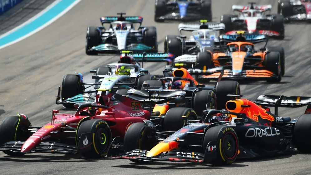 Die Formel 1 ist in Barcelona zu Gast - Bildquelle: AFP/SID/CHANDAN KHANNA