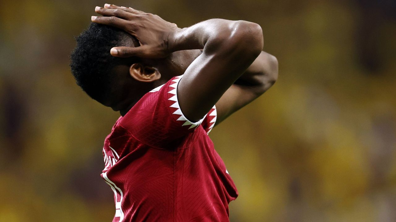 Katar verliert als erster Gastgeber Eröffnungsspiel - Bildquelle: IMAGO/ANP