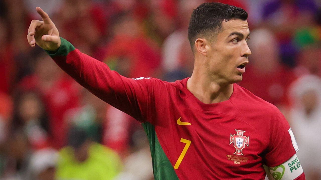 Cristiano Ronaldo gegen Uruguay: Sperenzchen, Flitzer, Achtelfinale! - Bildquelle: IMAGO/Belga