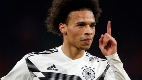 Leroy Sane Freundin So Tickt Der Fussball Star Privat