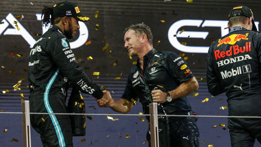 Christian Horner sagt, dass bei Red Bull derzeit kein Platz für Lewis Hamilt... - Bildquelle: Motorsport Images