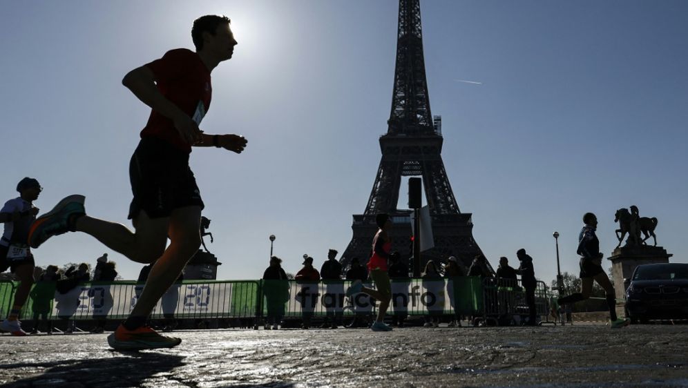Marathon in Paris erinnert an Ereignisse der Revolution - Bildquelle: AFP/SID/SAMEER AL-DOUMY