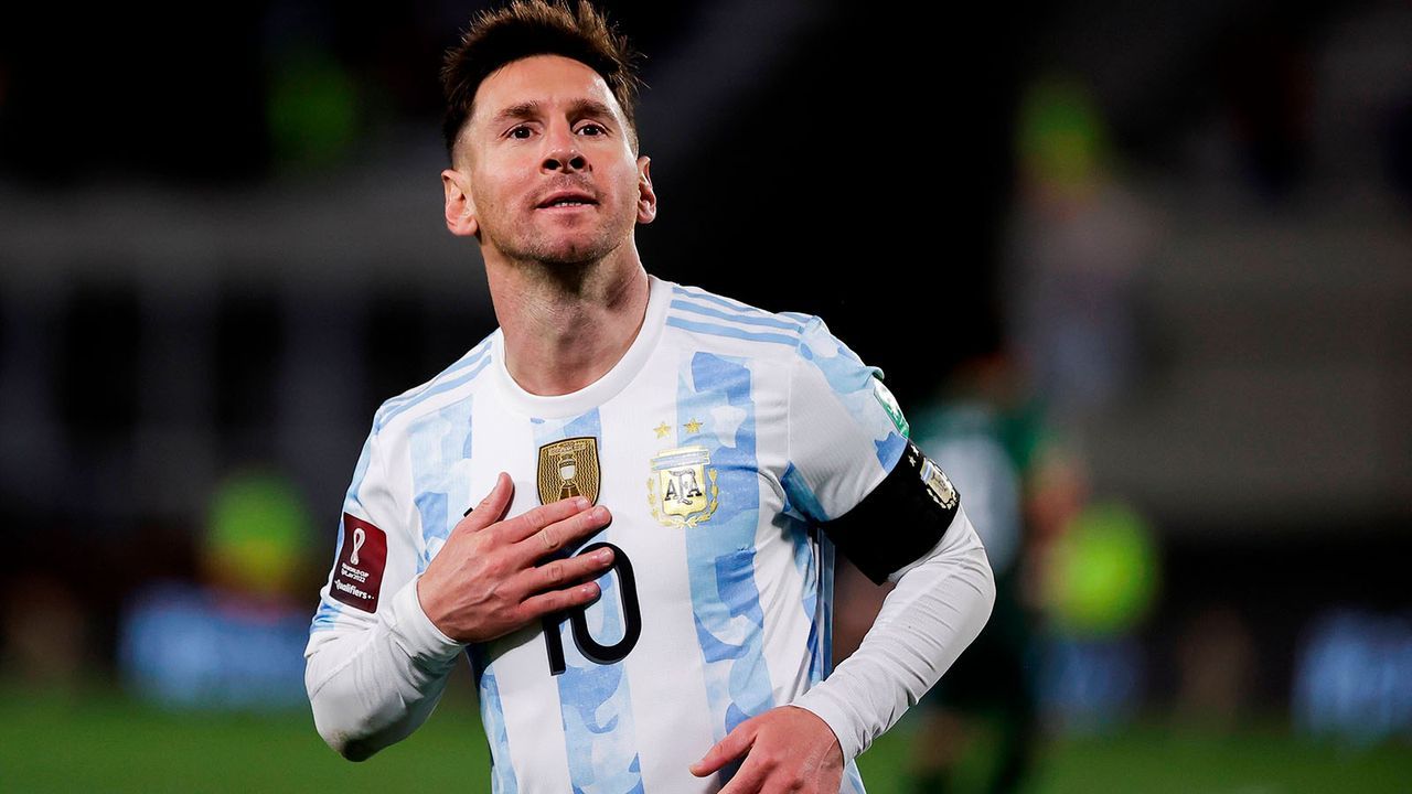 Laut Emiliano Martinez: Argentinien produziert für jedes Spiel 200-300 Messi-Trikots - Bildquelle: imago images/Agencia EFE