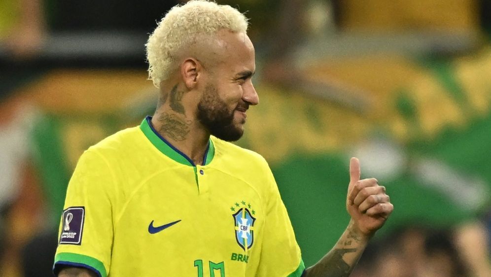 Neymar dankt Brasiliens Fans für Unterstützung - Bildquelle: AFP/SID/MANAN VATSYAYANA