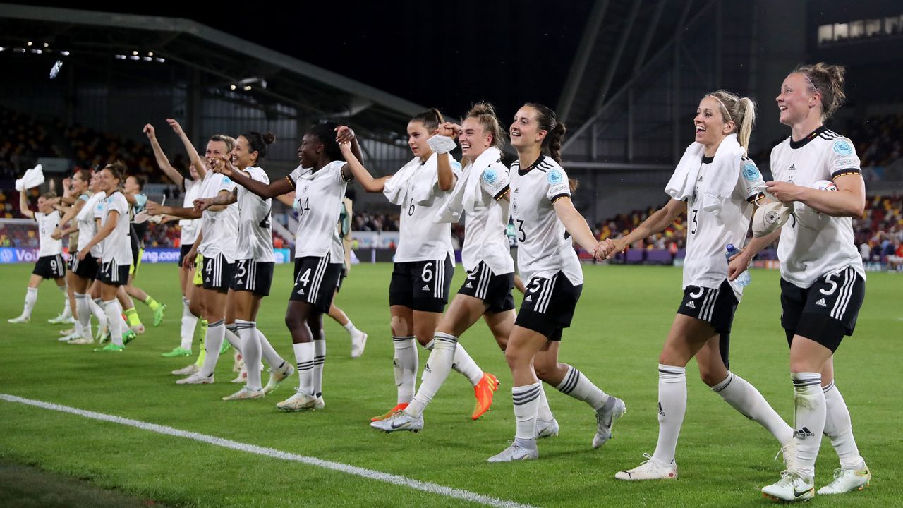 Die Prämien der DFB-Frauen bei der EM 2022 - Bildquelle: Imago