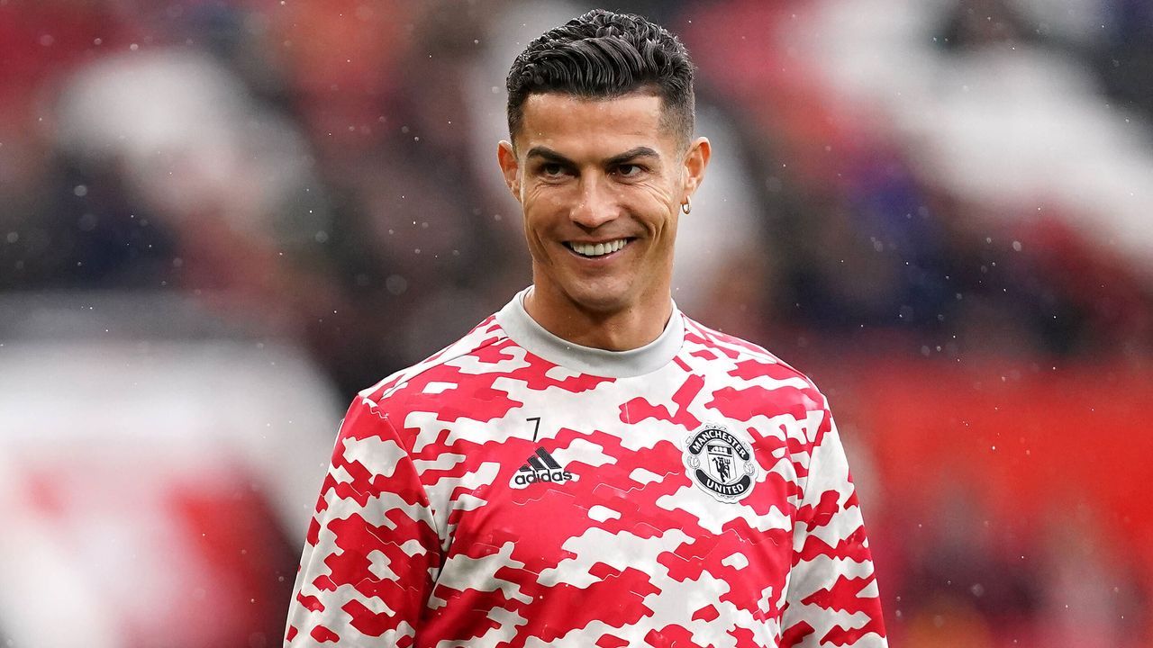 Cristiano Ronaldo holt Kältekammer aus Italien nach Manchester - Bildquelle: Imago