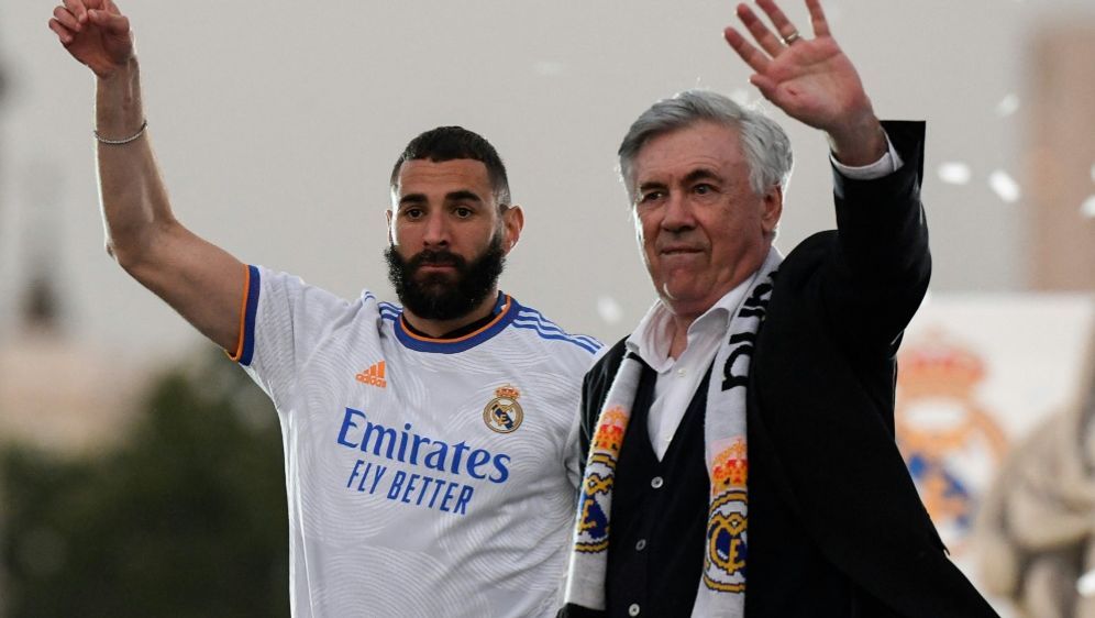Carlo Ancelotti ist mit Real Madrid spanischer Meister - Bildquelle: AFP/SID/OSCAR DEL POZO