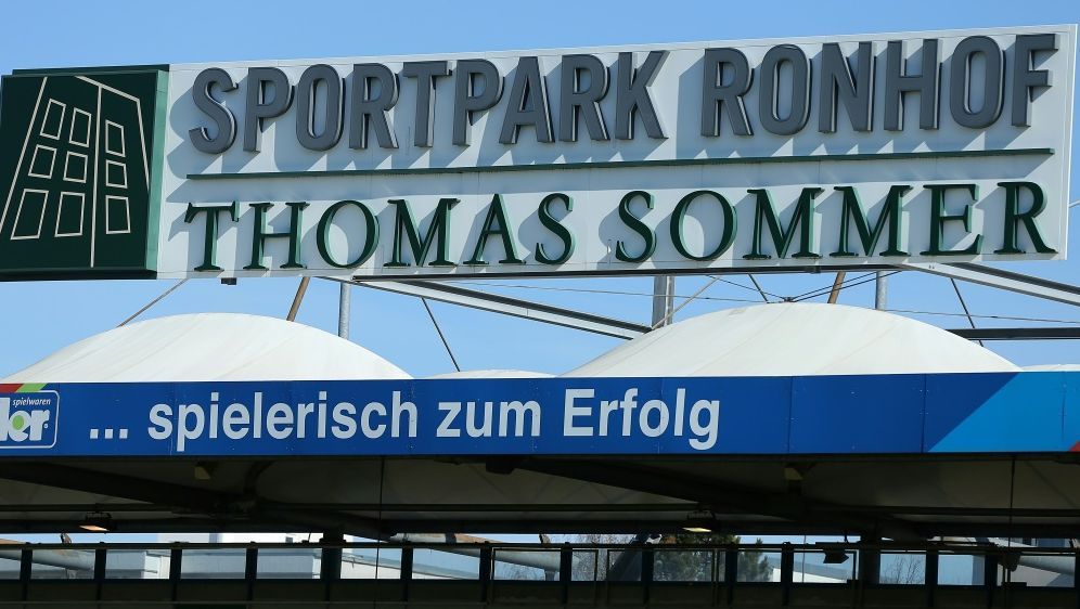 Der Sportpark der Fürther kriegt Photovoltaik aufs Dach - Bildquelle: FIRO/FIRO/SID/