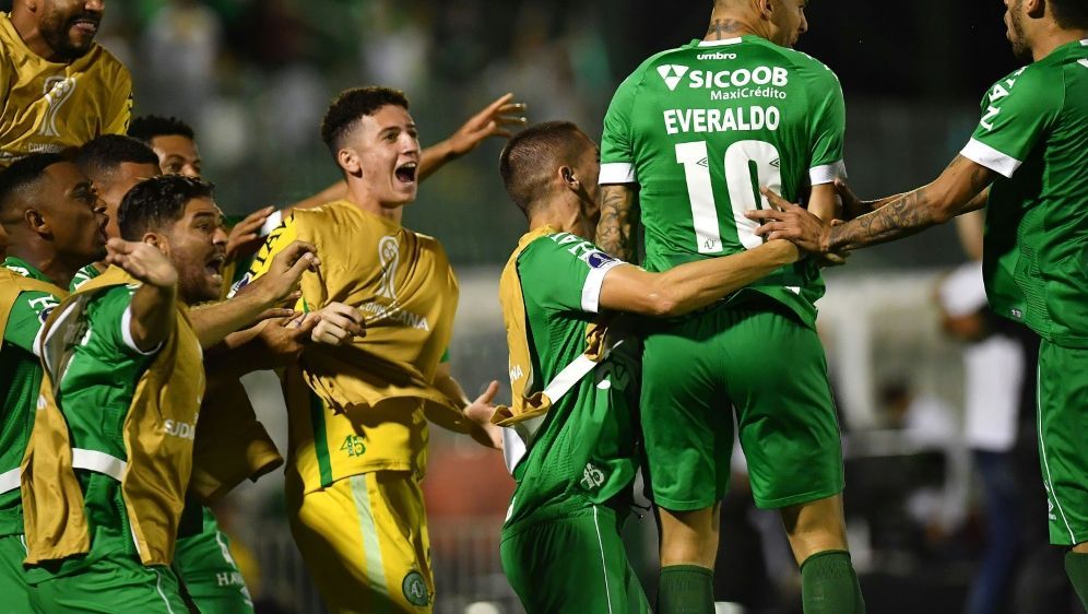 International Chapecoense Steigt Wieder In Brasiliens Topliga Auf Ran