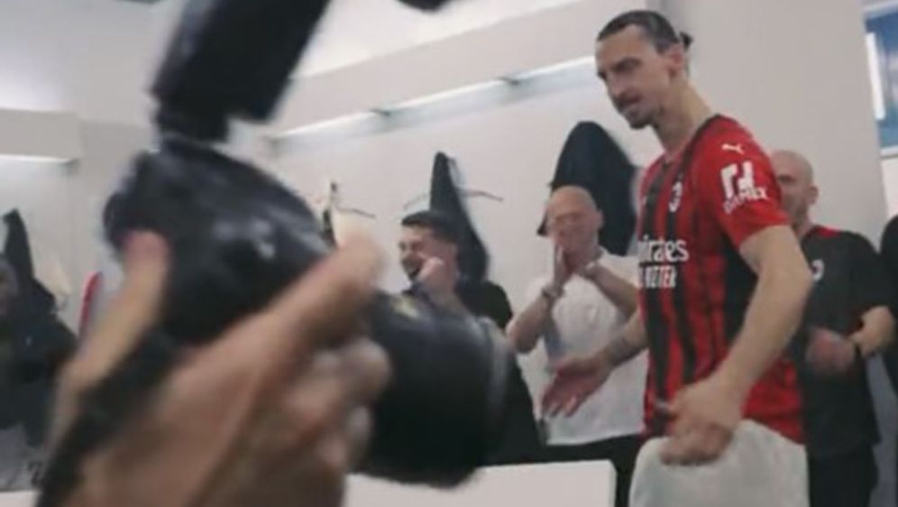 Zlatan Ibrahimovic hält nach Milans Titel eine Rede. - Bildquelle: twitter.com/@acmilan