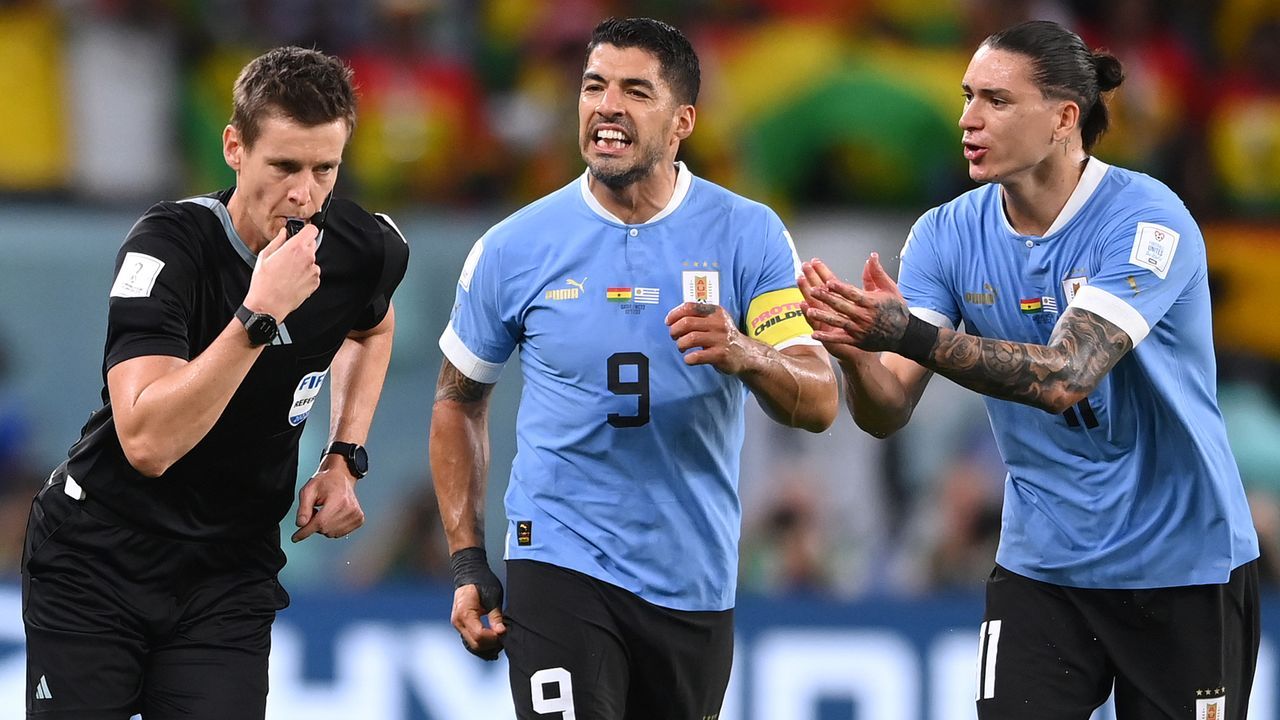 VAR-Entscheidung gegen Uruguay - Bildquelle: 2022 Getty Images