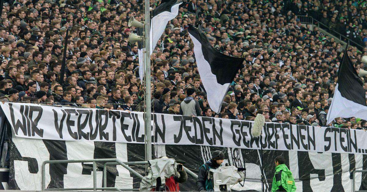 Banner der Gladbach Fans - Bildquelle: imago/Eibner