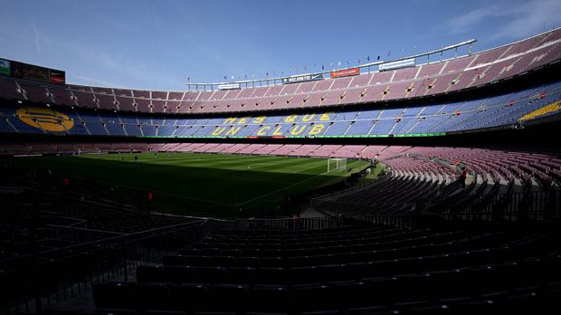 Barcelona leaving Camp Nou