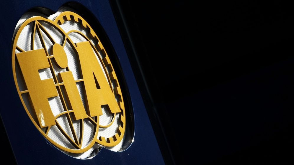 Die FIA will erst am Montag Bescheinigungen zur Einhaltung des Finanzregleme... - Bildquelle: Motorsport Images
