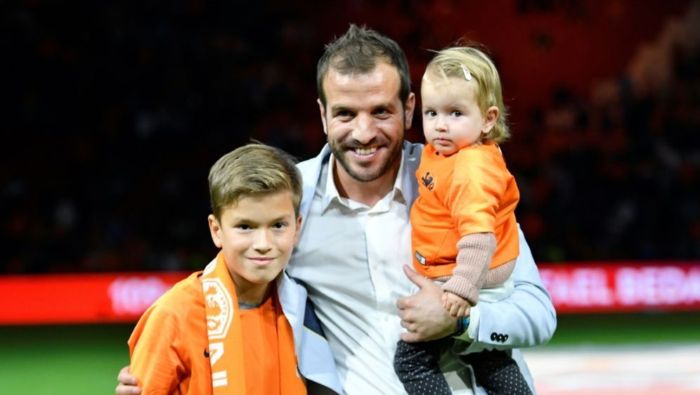 Van Der Vaart Robben Und Van Nistelrooy Bei Abschiedsspiel Dabei