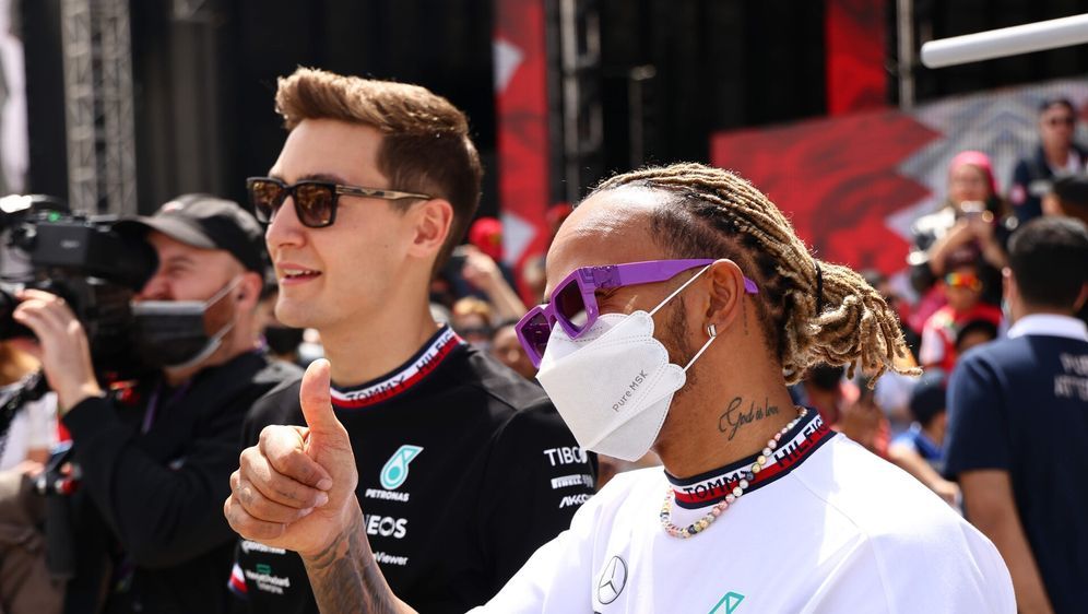 Wer macht bei Mercedes das Rennen: George Russell oder Lewis Hamilton? - Bildquelle: Motorsport Images