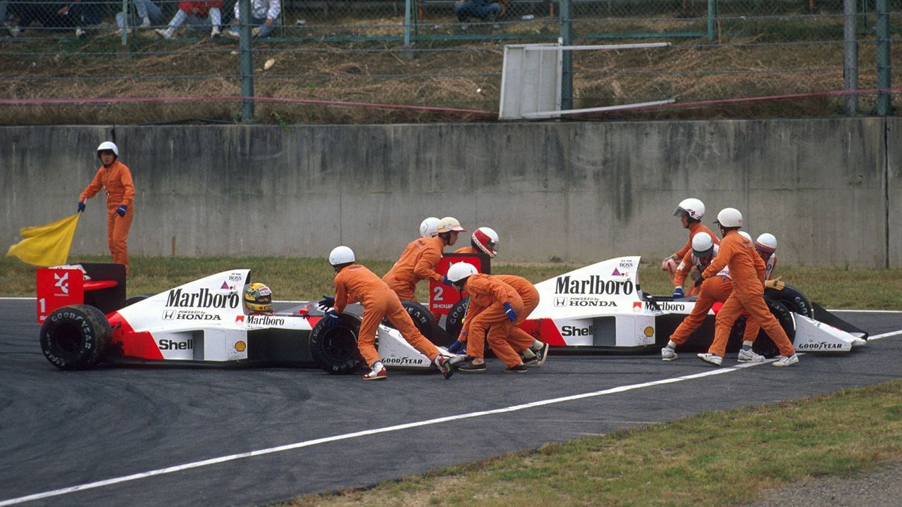 Alain Prost gegen Ayrton Senna  - Bildquelle: imago images/Motorsport Images