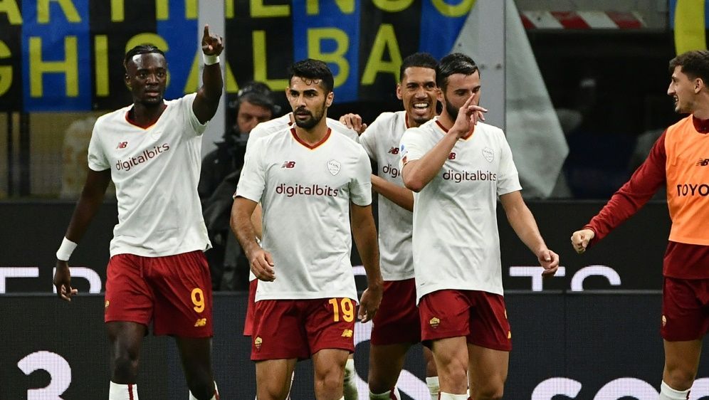 Die AS Roma triumphiert beim 2:1 gegen Gosens Inter - Bildquelle: AFP/SID/ISABELLA BONOTTO