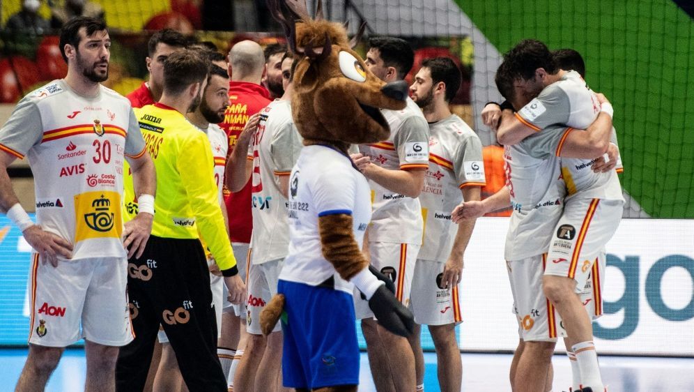 Spaniens Handballer coronageschwächt gegen Deutschland - Bildquelle: AFP/SID/VLADIMIR SIMICEK
