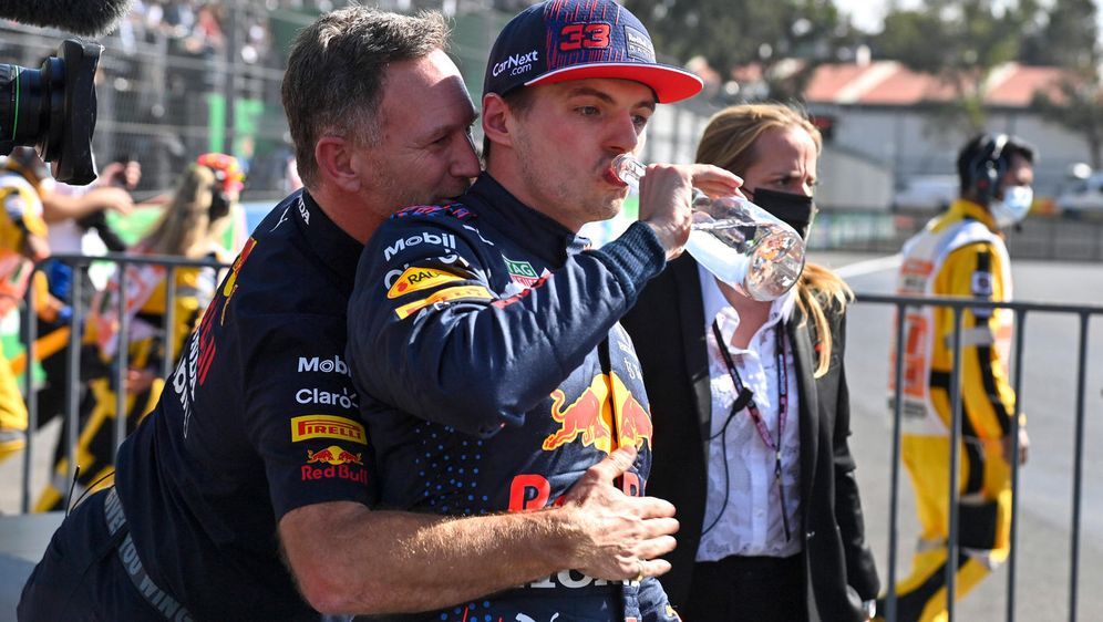 Christian Horner findet, dass Max Verstappen 2021 der beste Fahrer der Forme... - Bildquelle: Motorsport Images