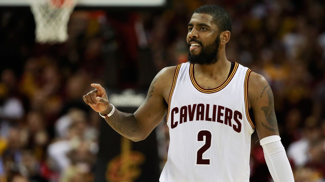 Kyrie Irving - der "Flatearther"? - Bildquelle: 2017 Getty Images
