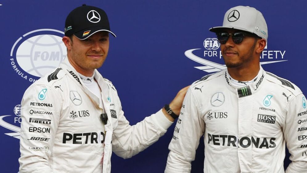 Als Nico Rosberg und Lewis Hamilton um den Titel kämpfen, knallte es mehrfac... - Bildquelle: LAT