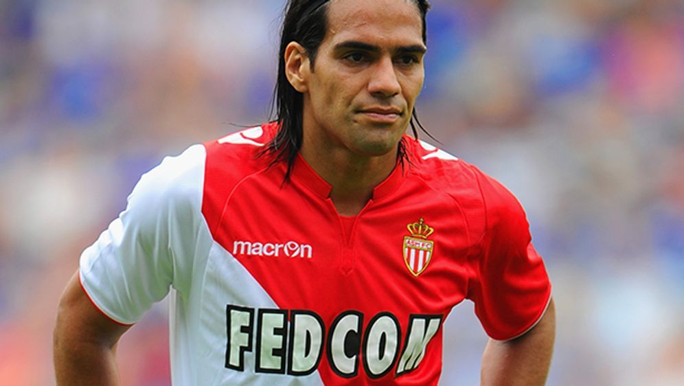 Falcao Muss Unters Messer