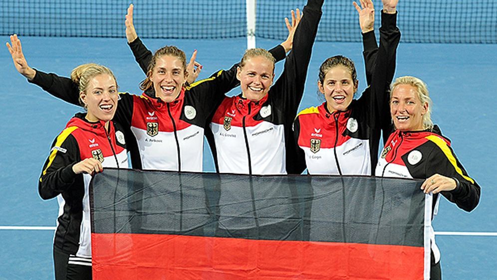 Die deutschen Fed-Cup-Mädels feiern den Einzug ins Finale - Bildquelle: 2014 Getty Images