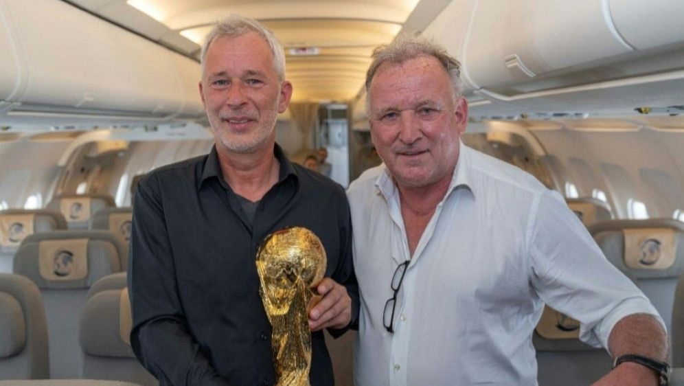 Fussball Nach 30 Jahren Brehme Trifft Flugbegleiter Wieder Ran