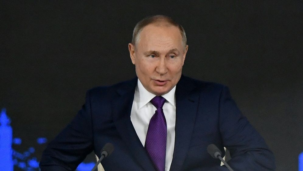Putin kritisiert Peking-Boykott westlicher Staaten - Bildquelle: AFP/SID/NATALIA KOLESNIKOVA