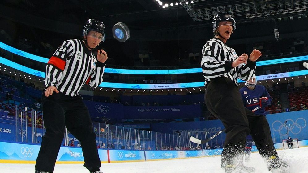 Anna Hammar (r.) hat Eishockey-Geschichte geschrieben - Bildquelle: AFP/POOL/SID/BRIAN SNYDER