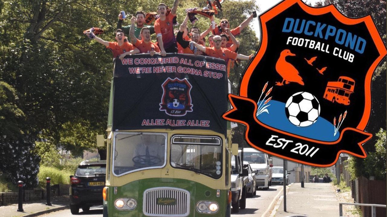 Duckpond FC feiert Aufstieg mit Bus-Parade - Bildquelle: Twitter@DuckpondFC
