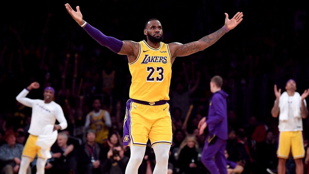 Lebron James Verlangert Bis 2023 Bei Den Los Angeles Lakers