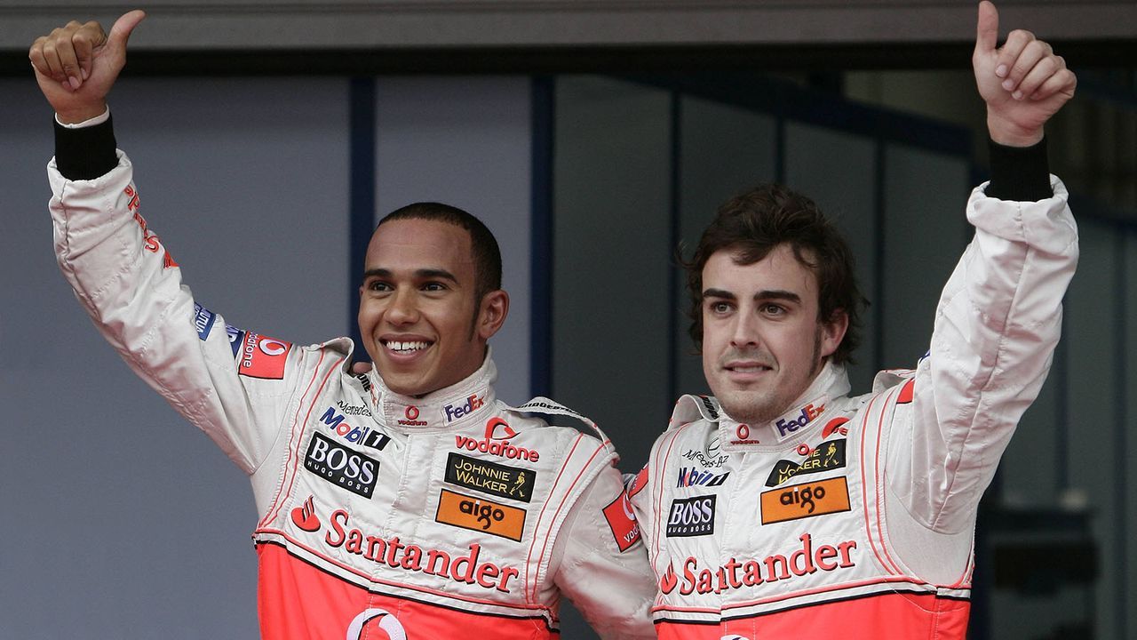Lewis Hamilton gegen Fernando Alonso (McLaren)