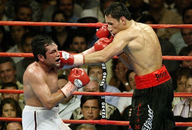 Felix Sturm vs. Oscar de la Hoya - Bildquelle: 2004 Getty Images