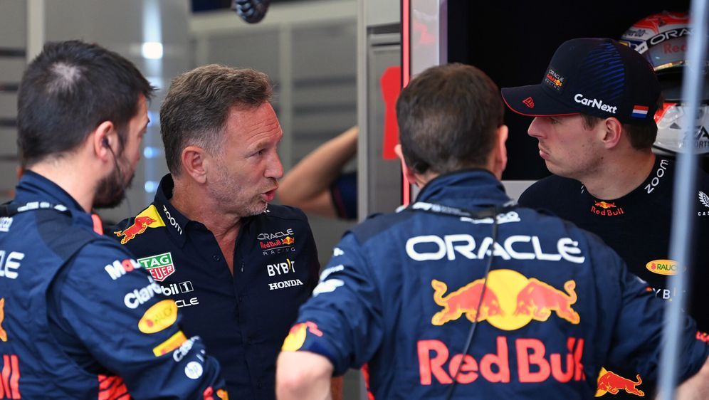 Bei Red Bull dürfte nach dem Rennen in Dschidda wieder diskutiert werden - Bildquelle: Motorsport Images