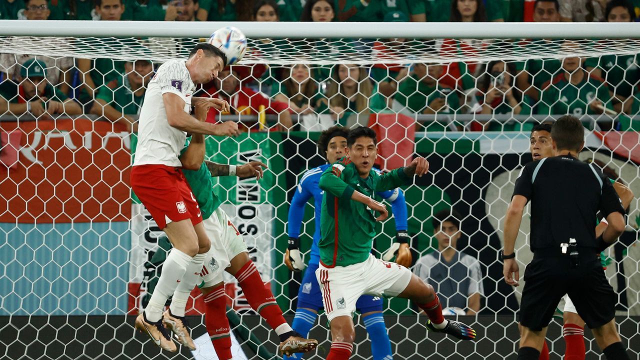 Lewandowski-Watch: So schlug sich Polens Stürmer gegen Mexiko - Bildquelle: IMAGO/Agencia EFE