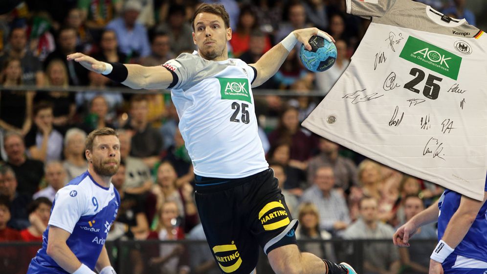 Unterschriebenes Trikot der Handball-Nationalmannschaft ...