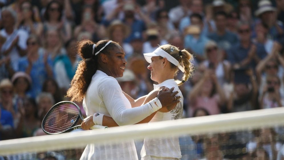 Serena Williams und Angelique Kerber (r.) - Bildquelle: AFP/SID/OLI SCARFF