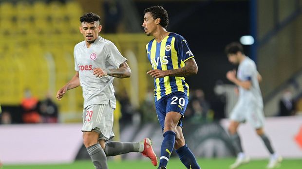 Eindhoven Erobert Tabellenfuhrung Fenerbahce Patzt