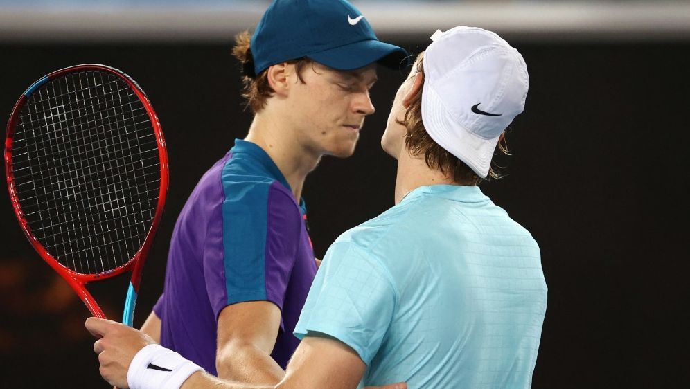 Australian Open Mitreissende Nachtschicht Shapovalov Ringt Sinner Nieder Ran