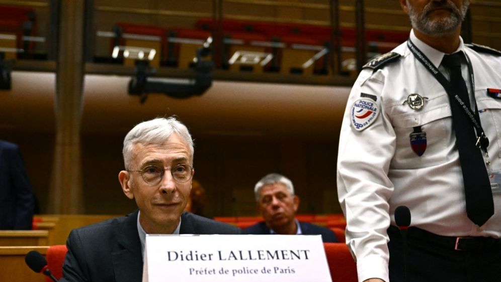 Polizeichef Didier Lallement (l.) im französischen Senat - Bildquelle: AFP/SID/ANNE-CHRISTINE POUJOULAT