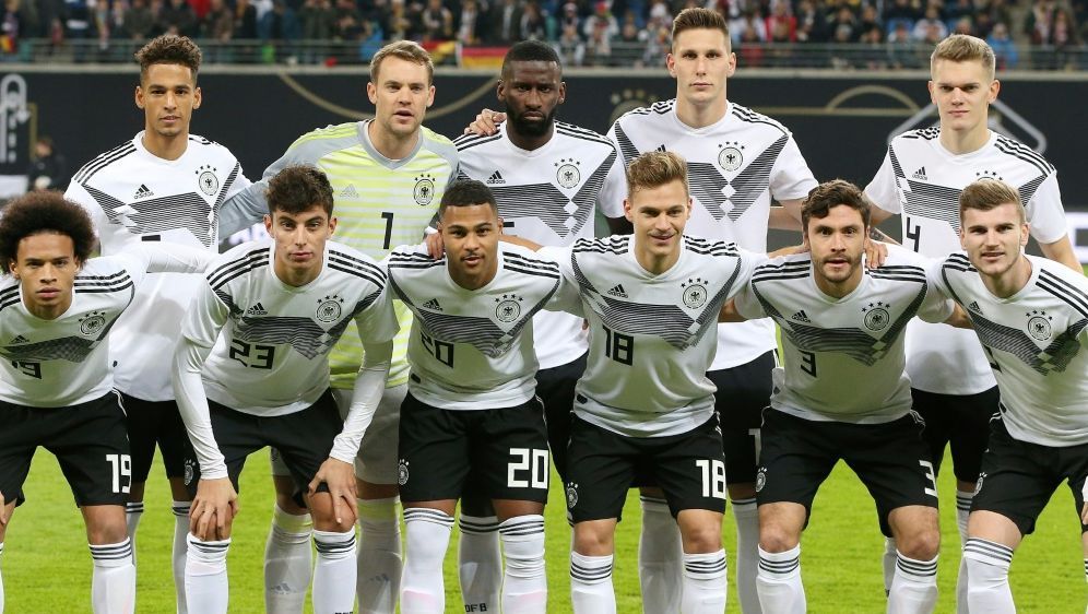 Fifa Dfb Team Beendet Jahr Auf Platz 16 Der Weltrangliste