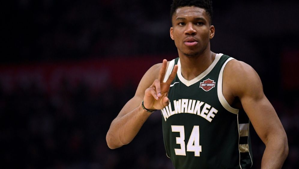 NBA: "Greek Freak" lässt James und Davis abprallen