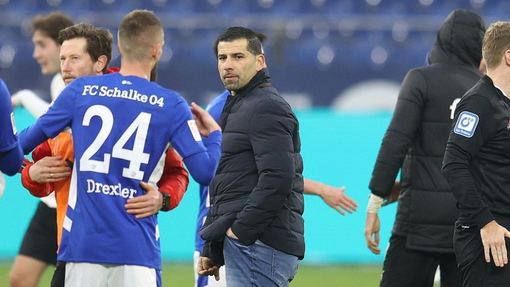 Trainer Grammozis und Schalke 04 lassen Punkte liegen - Bildquelle: FIRO/FIRO/SID/