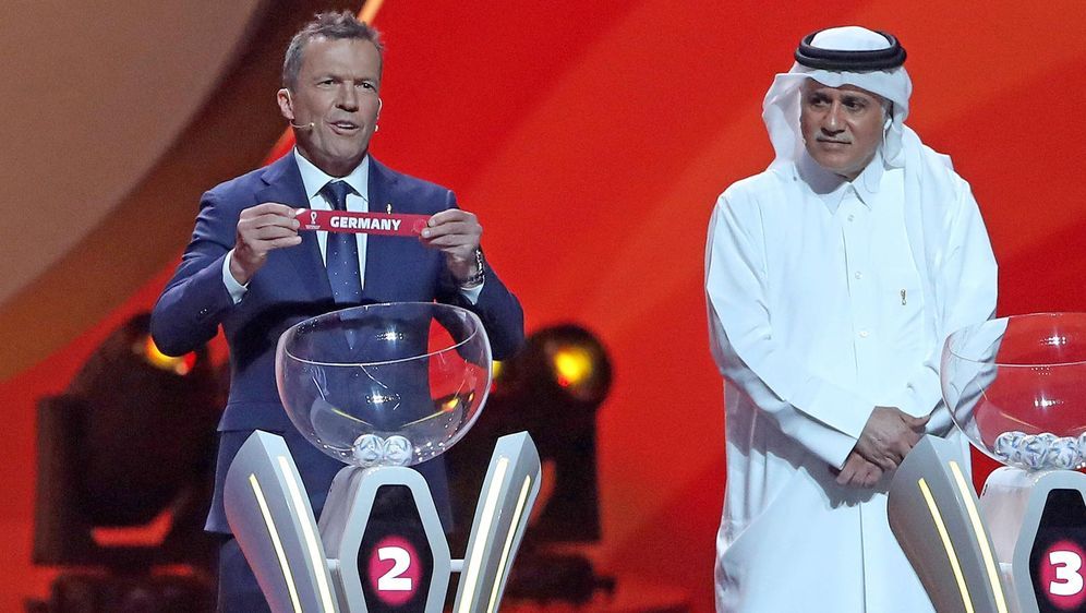 Die Auslosung für die Fußball-Weltmeisterschaft 2022 in Katar findet in Doha... - Bildquelle: Getty Images